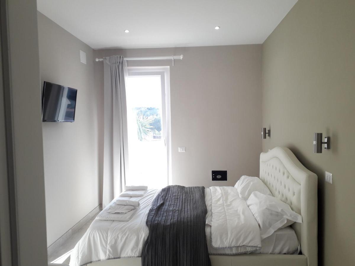 B&B Purple Italy 피우미치노 외부 사진