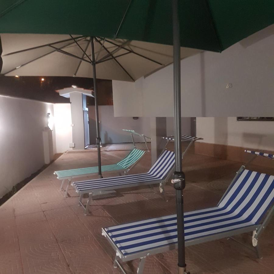 B&B Purple Italy 피우미치노 외부 사진