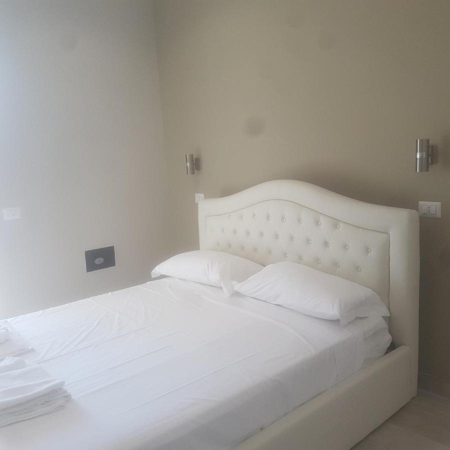 B&B Purple Italy 피우미치노 외부 사진