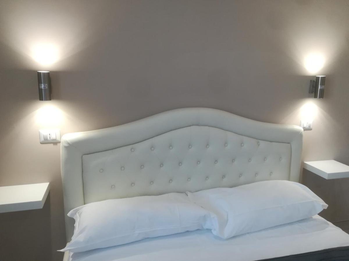 B&B Purple Italy 피우미치노 외부 사진