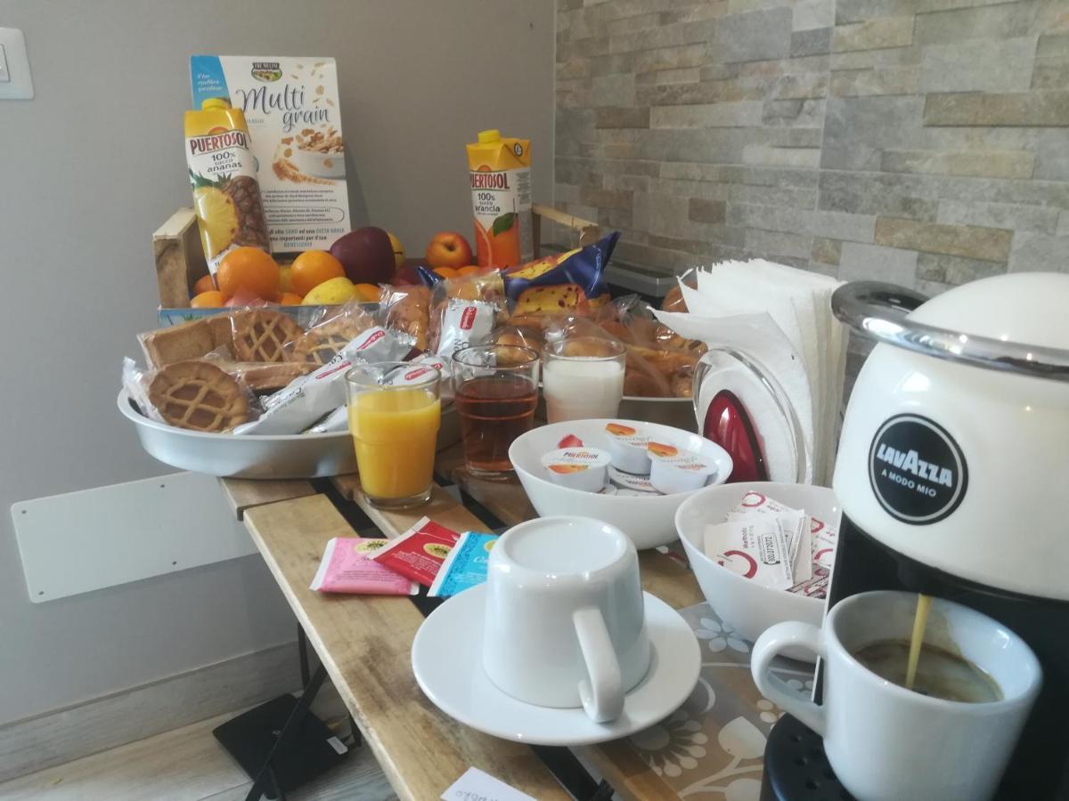 B&B Purple Italy 피우미치노 외부 사진