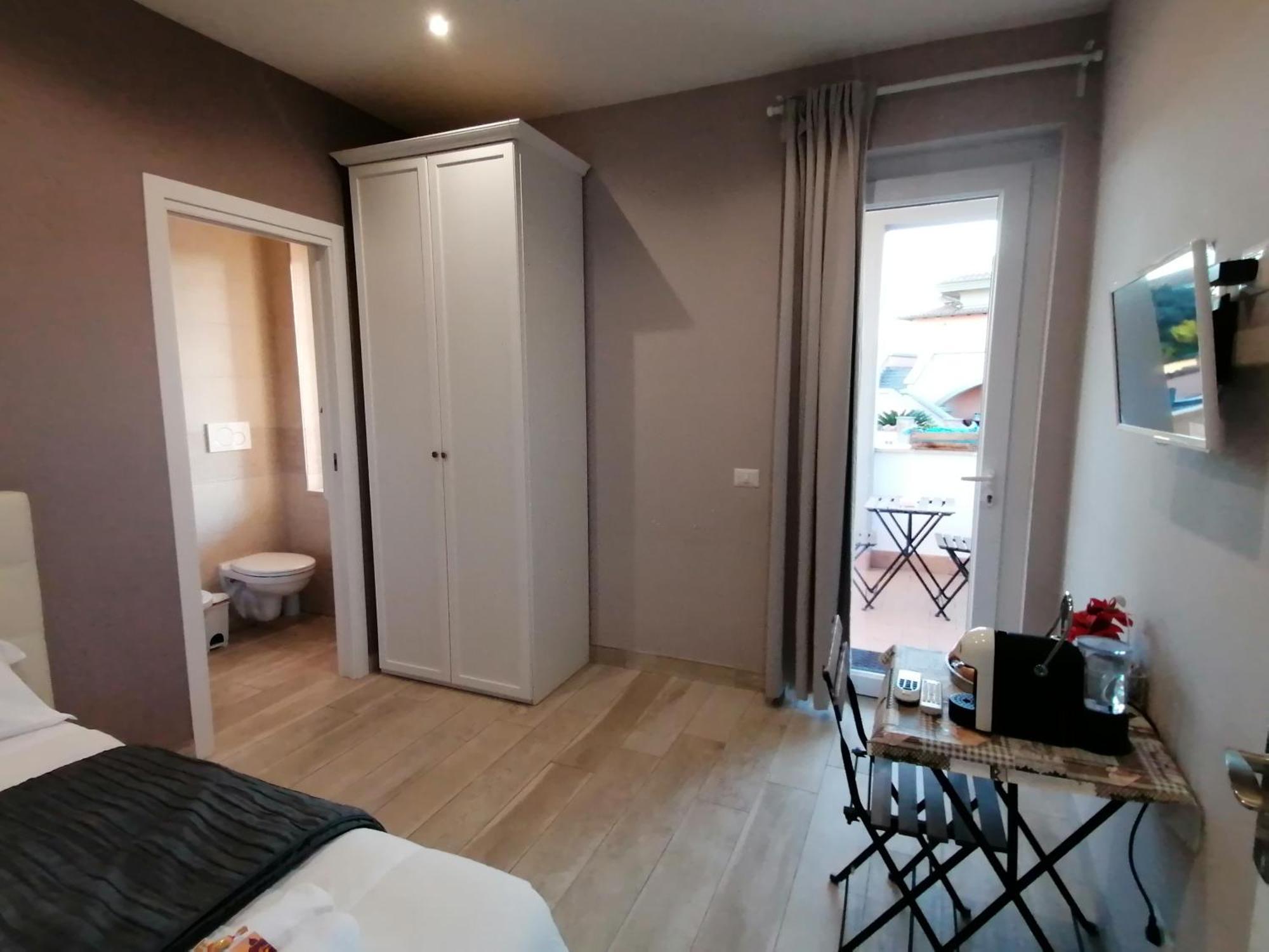 B&B Purple Italy 피우미치노 객실 사진